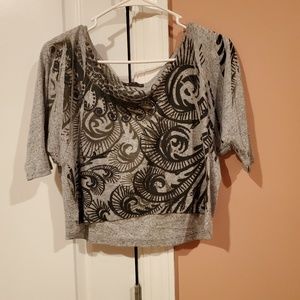 Small Crop, loose sleeve top